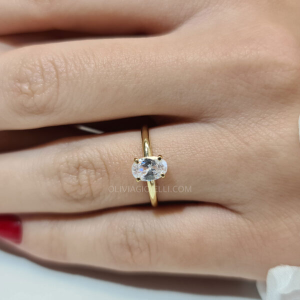 1 carat Oval Diamond Engagement Ring