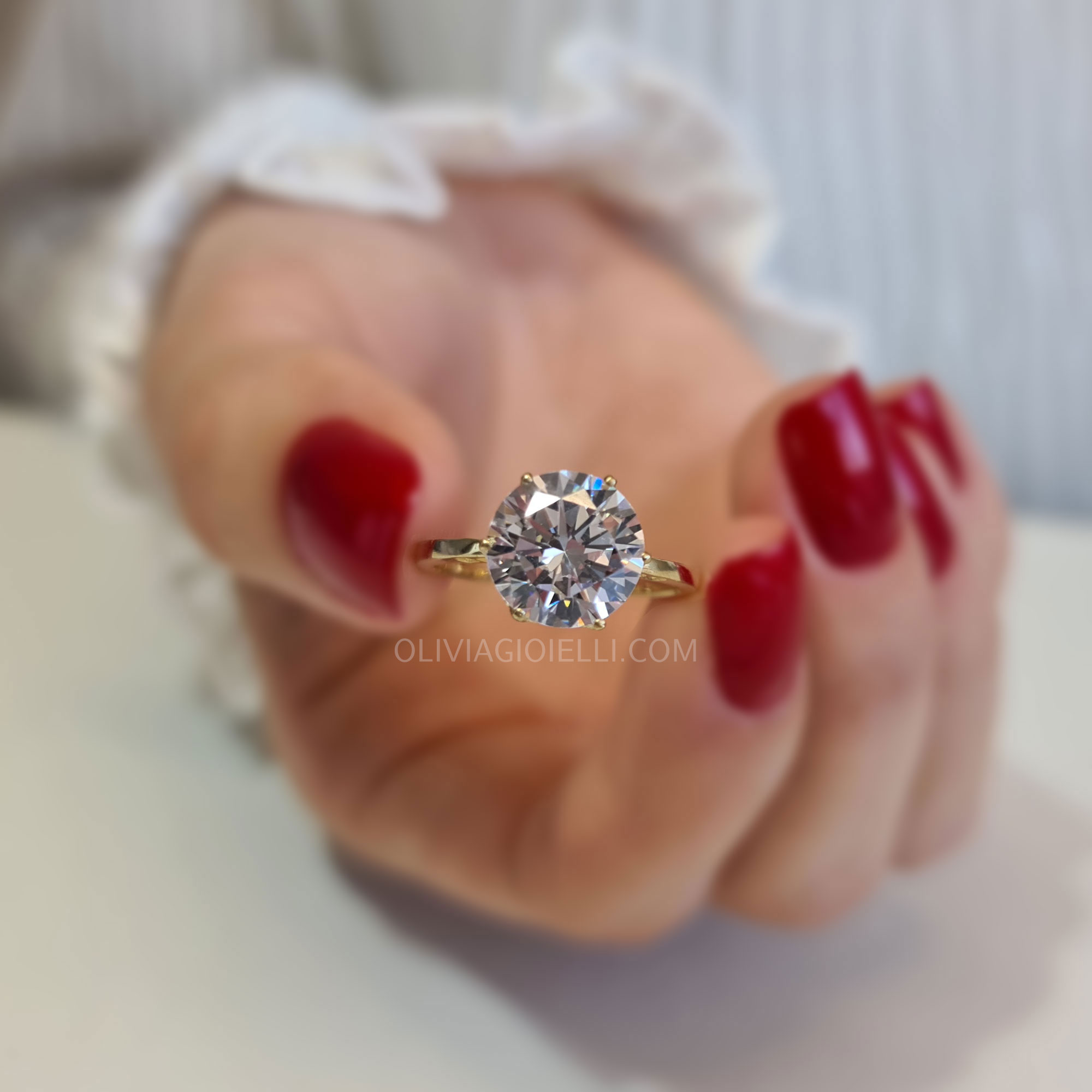 4 carat Round Cut Solitaire Engagement Ring
