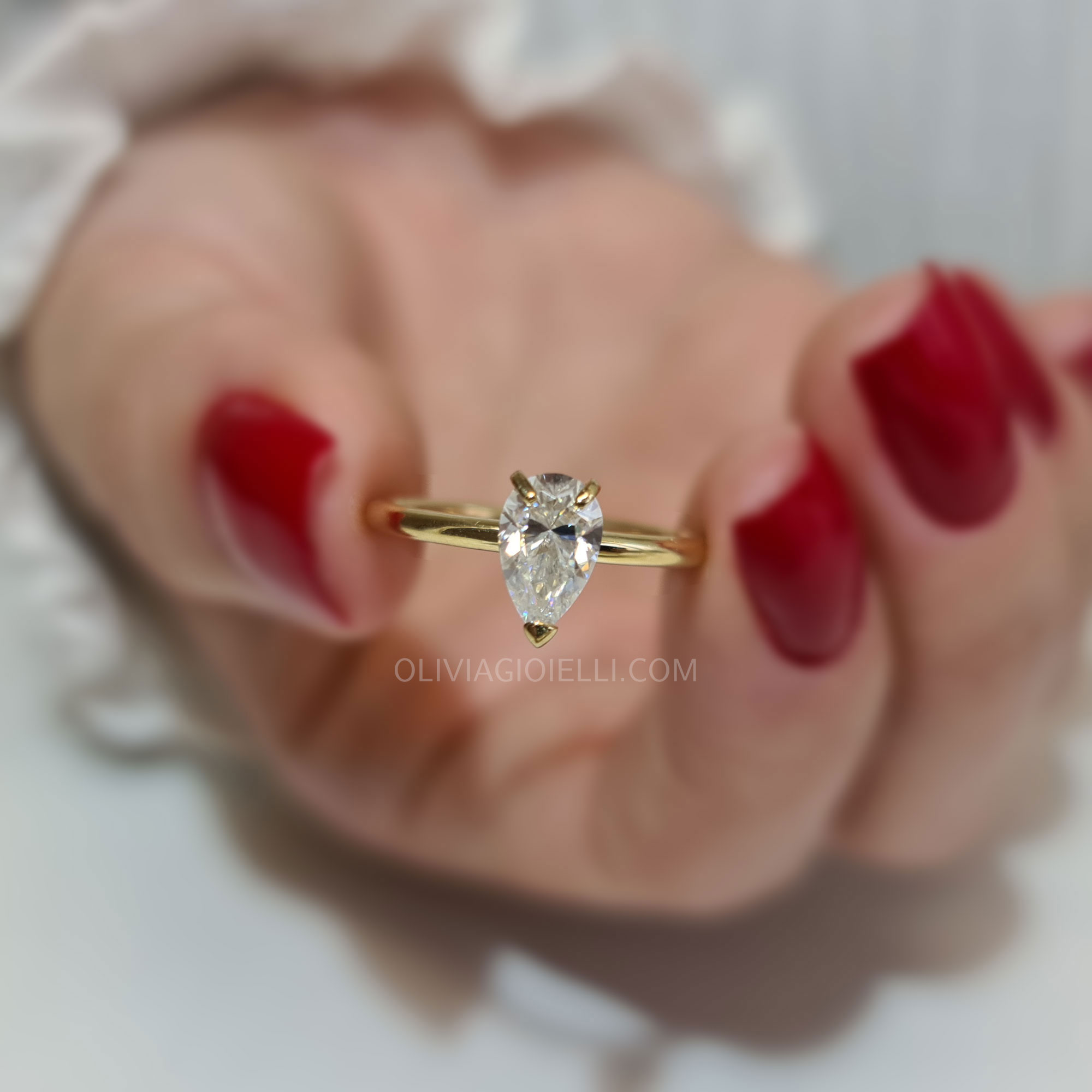 1 carat Solitaire Pear Shaped Engagement Ring