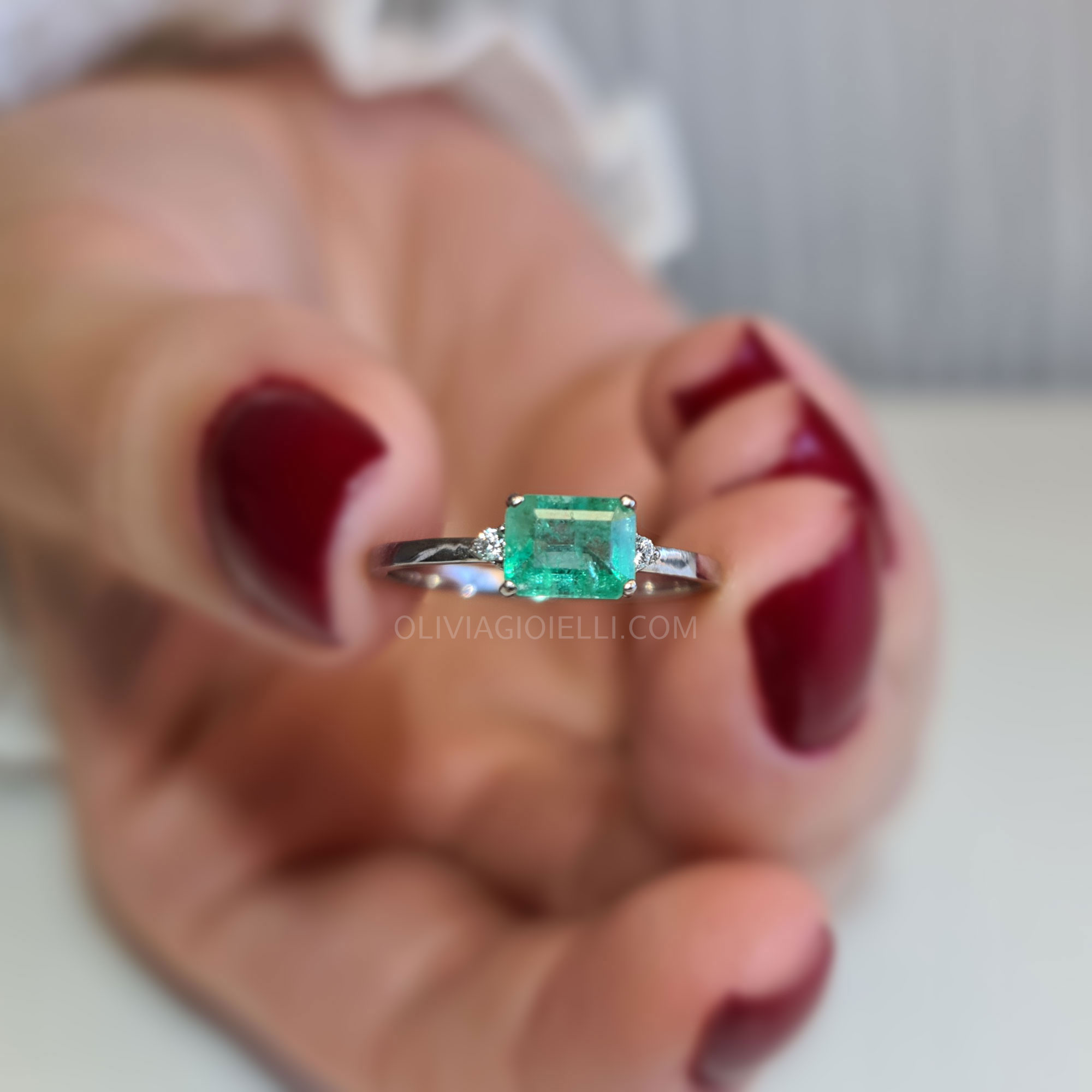 Natural Emerald & Diamonds Ring in18K Solid Gold